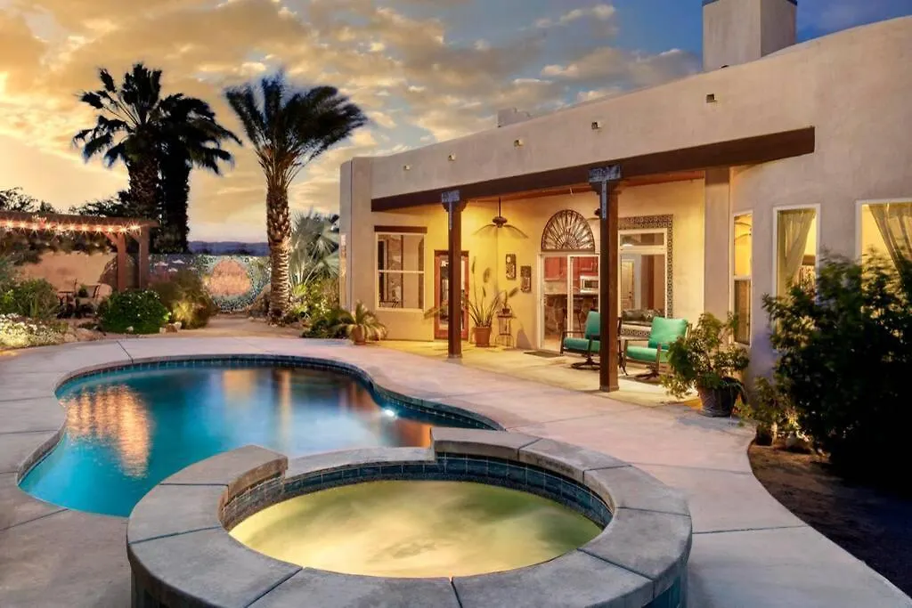 A Beautiful Desert Escape With Everything You Need Palm Springs Holiday home