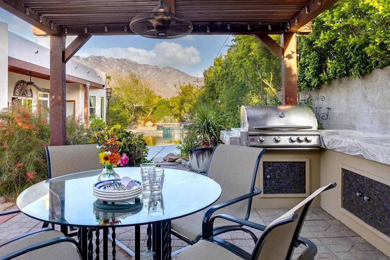A Beautiful Desert Escape With Everything You Need Palm Springs Holiday home