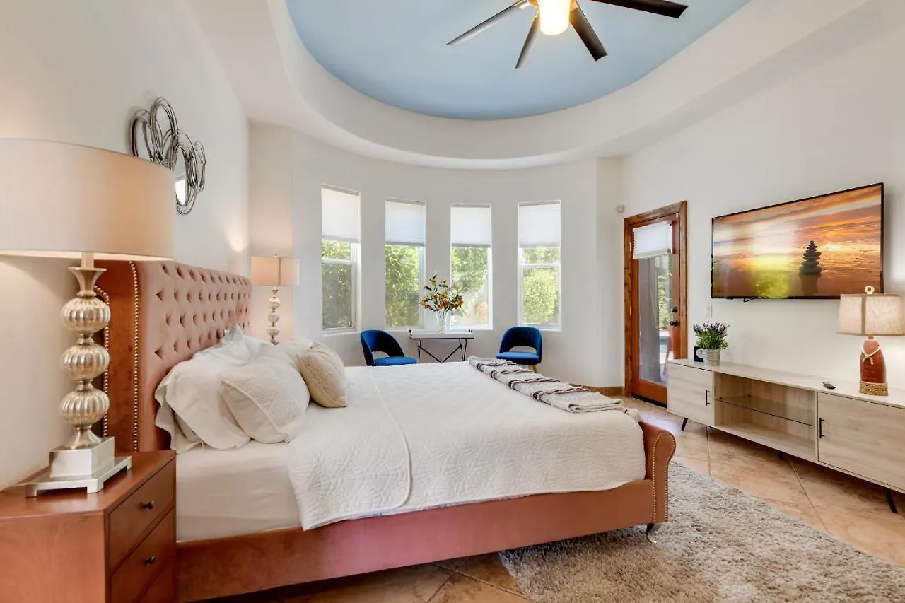 A Beautiful Desert Escape With Everything You Need Palm Springs