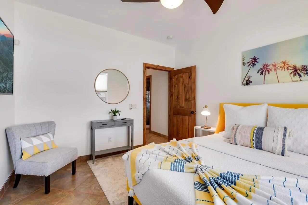 A Beautiful Desert Escape With Everything You Need Palm Springs Holiday home
