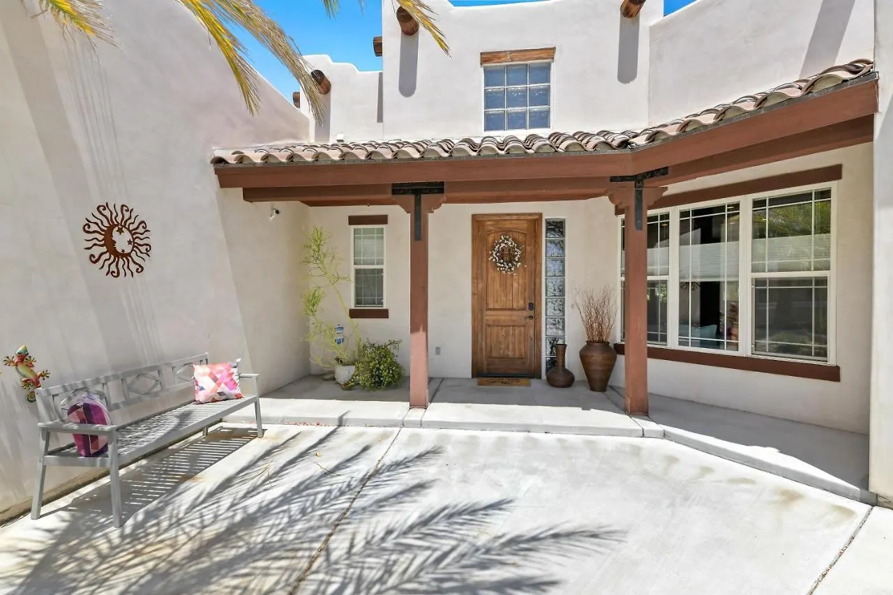 A Beautiful Desert Escape With Everything You Need Palm Springs United States
