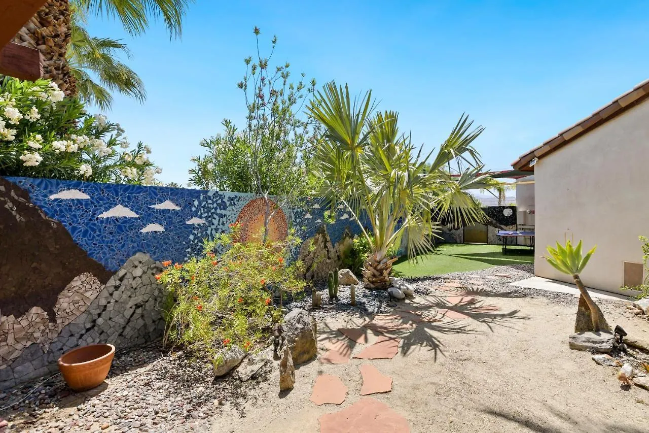 A Beautiful Desert Escape With Everything You Need Palm Springs United States