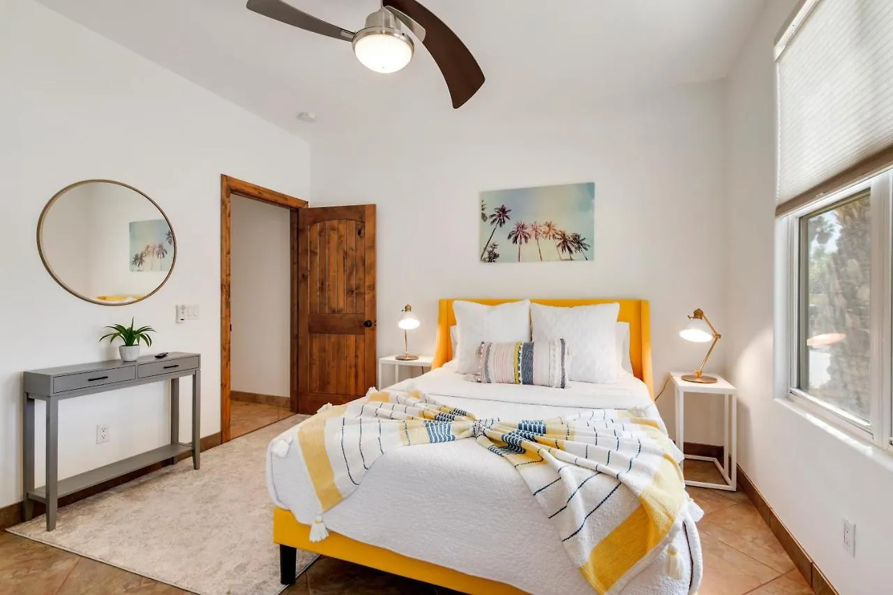 A Beautiful Desert Escape With Everything You Need Palm Springs Holiday home